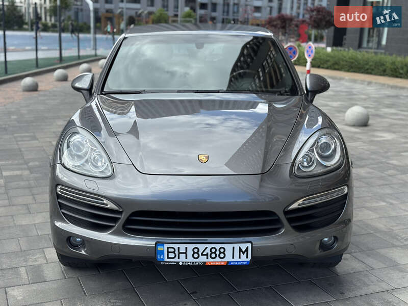 Внедорожник / Кроссовер Porsche Cayenne 2012 в Киеве