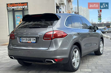 Внедорожник / Кроссовер Porsche Cayenne 2012 в 