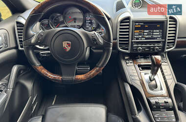 Внедорожник / Кроссовер Porsche Cayenne 2012 в 