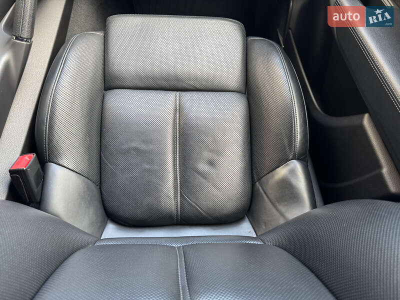 Внедорожник / Кроссовер Porsche Cayenne 2012 в Киеве