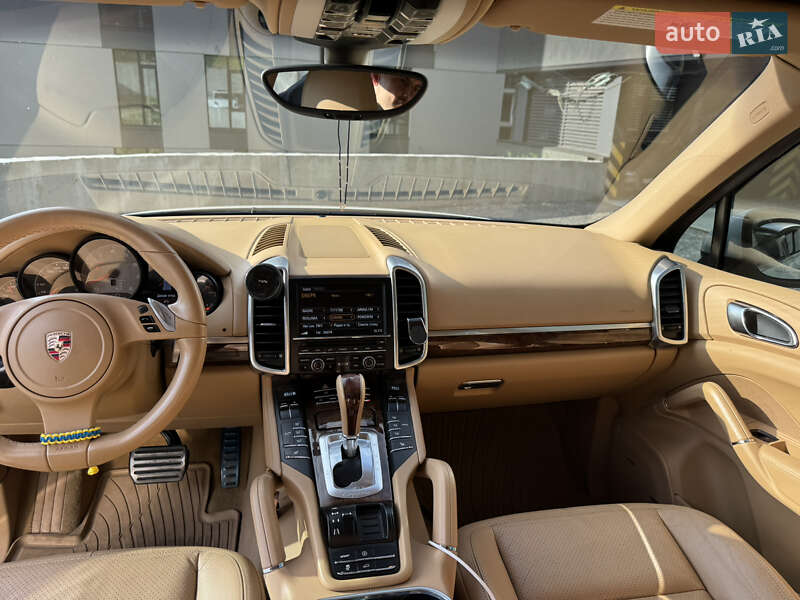 Внедорожник / Кроссовер Porsche Cayenne 2011 в Днепре