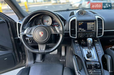 Позашляховик / Кросовер Porsche Cayenne 2014 в 