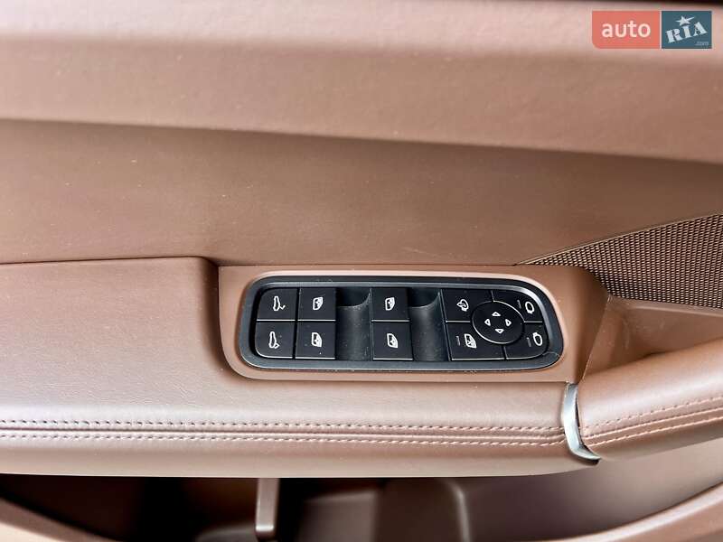 Внедорожник / Кроссовер Porsche Cayenne 2022 в Киеве
