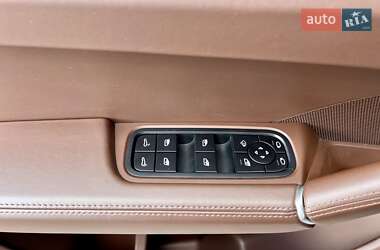 Внедорожник / Кроссовер Porsche Cayenne 2022 в 