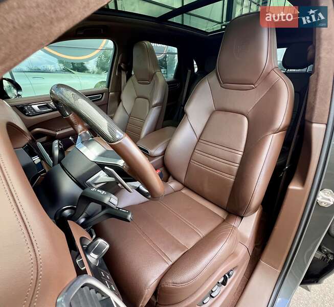 Внедорожник / Кроссовер Porsche Cayenne 2022 в Киеве