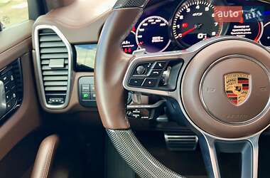 Внедорожник / Кроссовер Porsche Cayenne 2022 в 