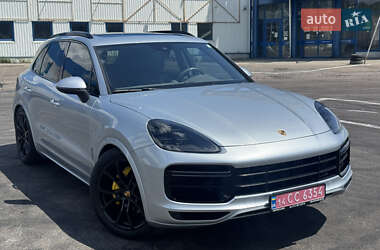 Внедорожник / Кроссовер Porsche Cayenne 2018 в 