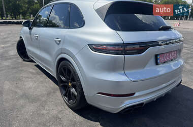 Внедорожник / Кроссовер Porsche Cayenne 2018 в 