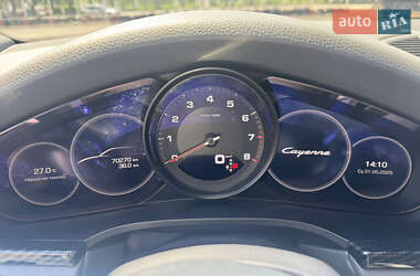 Внедорожник / Кроссовер Porsche Cayenne 2018 в 