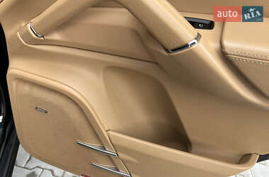 Позашляховик / Кросовер Porsche Cayenne 2011 в 
