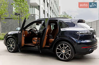 Внедорожник / Кроссовер Porsche Cayenne 2019 в 
