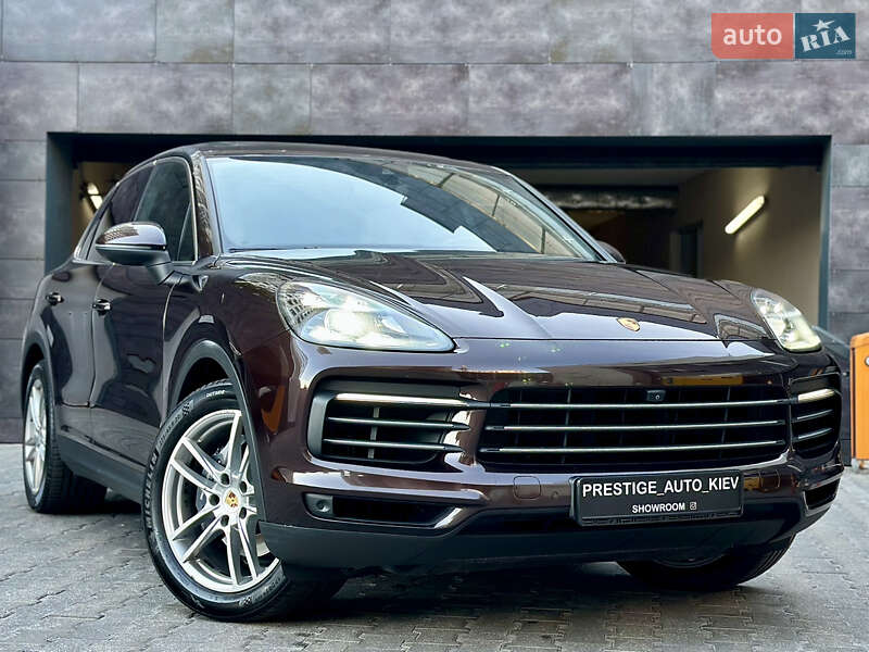 Внедорожник / Кроссовер Porsche Cayenne 2018 в 