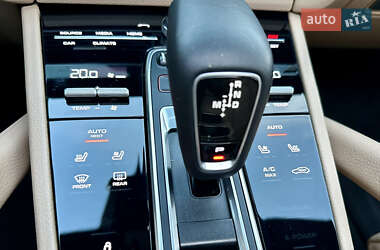 Внедорожник / Кроссовер Porsche Cayenne 2018 в 