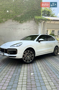 Позашляховик / Кросовер Porsche Cayenne 2019 в 