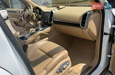 Внедорожник / Кроссовер Porsche Cayenne 2013 в 