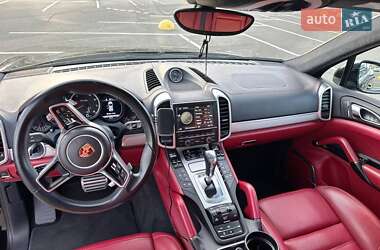 Внедорожник / Кроссовер Porsche Cayenne 2016 в 