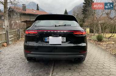 Внедорожник / Кроссовер Porsche Cayenne 2022 в 