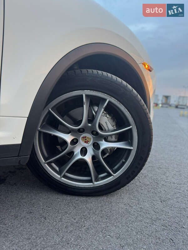 Позашляховик / Кросовер Porsche Cayenne 2011 в Львові