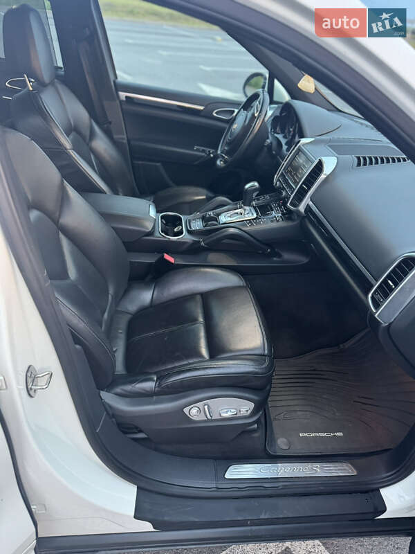Позашляховик / Кросовер Porsche Cayenne 2011 в Львові