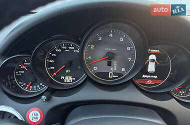 Внедорожник / Кроссовер Porsche Cayenne 2011 в 