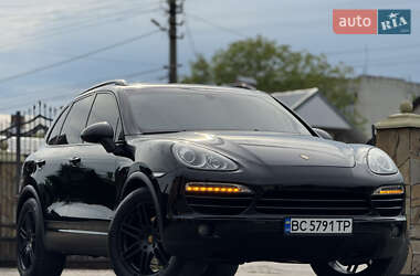Внедорожник / Кроссовер Porsche Cayenne 2012 в 