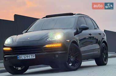 Внедорожник / Кроссовер Porsche Cayenne 2012 в 