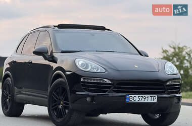 Внедорожник / Кроссовер Porsche Cayenne 2012 в 