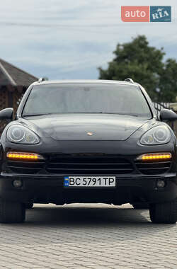 Внедорожник / Кроссовер Porsche Cayenne 2012 в 