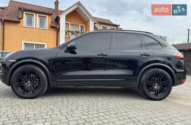 Внедорожник / Кроссовер Porsche Cayenne 2012 в 