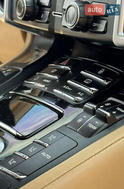 Внедорожник / Кроссовер Porsche Cayenne 2012 в 