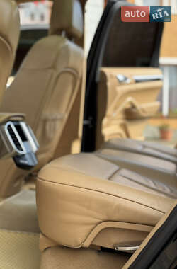 Внедорожник / Кроссовер Porsche Cayenne 2012 в 