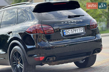 Внедорожник / Кроссовер Porsche Cayenne 2012 в 