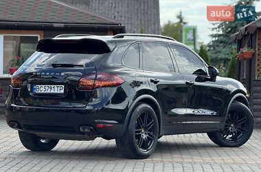 Внедорожник / Кроссовер Porsche Cayenne 2012 в 