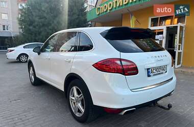 Внедорожник / Кроссовер Porsche Cayenne 2012 в 