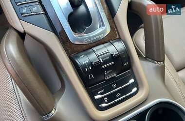 Внедорожник / Кроссовер Porsche Cayenne 2012 в 