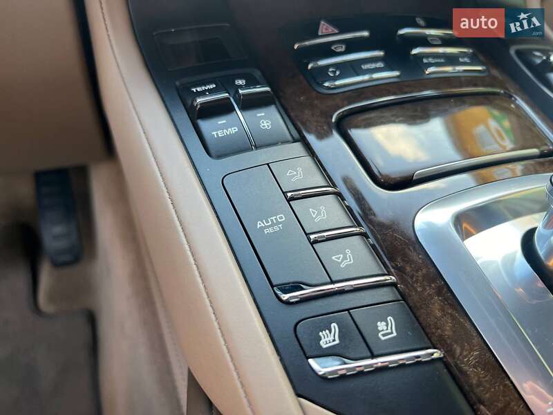 Внедорожник / Кроссовер Porsche Cayenne 2012 в Луцке