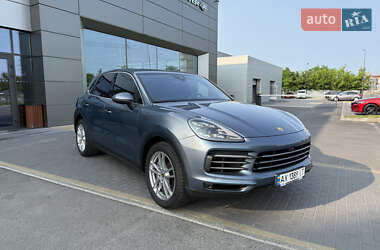 Внедорожник / Кроссовер Porsche Cayenne 2018 в 