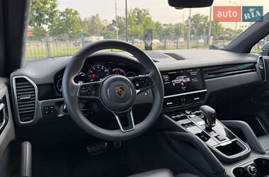 Внедорожник / Кроссовер Porsche Cayenne 2018 в 