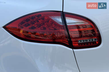 Внедорожник / Кроссовер Porsche Cayenne 2010 в 