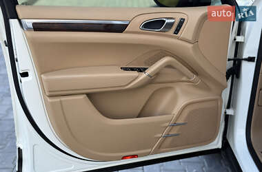Внедорожник / Кроссовер Porsche Cayenne 2010 в 