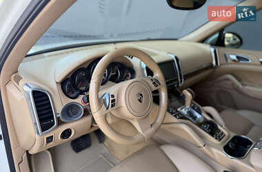 Внедорожник / Кроссовер Porsche Cayenne 2010 в 