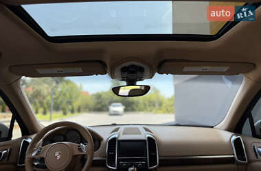 Внедорожник / Кроссовер Porsche Cayenne 2010 в 