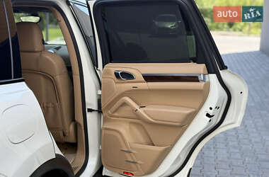 Внедорожник / Кроссовер Porsche Cayenne 2010 в 
