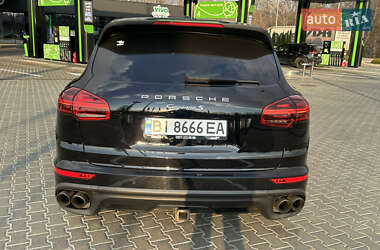 Внедорожник / Кроссовер Porsche Cayenne 2014 в 
