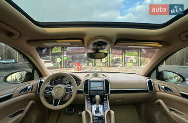 Внедорожник / Кроссовер Porsche Cayenne 2014 в 