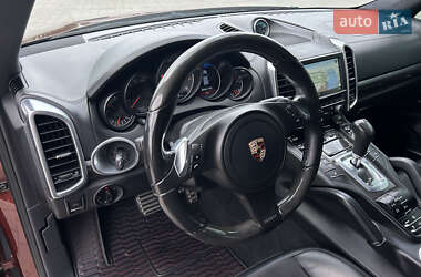 Внедорожник / Кроссовер Porsche Cayenne 2012 в 