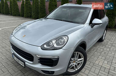 Внедорожник / Кроссовер Porsche Cayenne 2015 в 