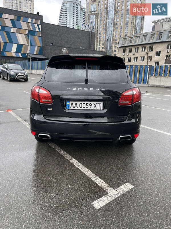 Позашляховик / Кросовер Porsche Cayenne 2012 в Києві