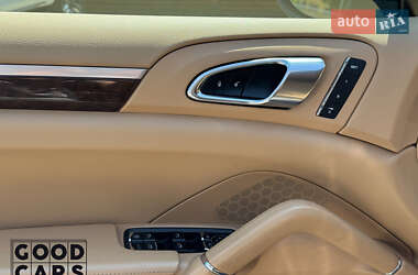 Внедорожник / Кроссовер Porsche Cayenne 2013 в 