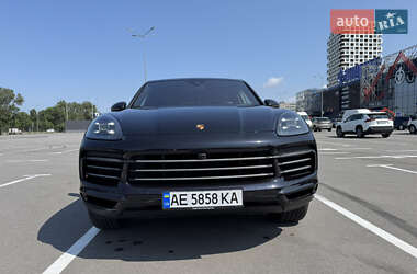 Внедорожник / Кроссовер Porsche Cayenne 2018 в 